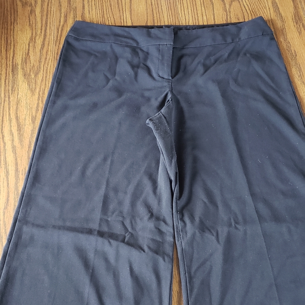 Black capris